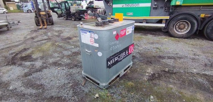 SCHUTZ CUVE PALETTISABLE 700L AN 2000  CUVP10851