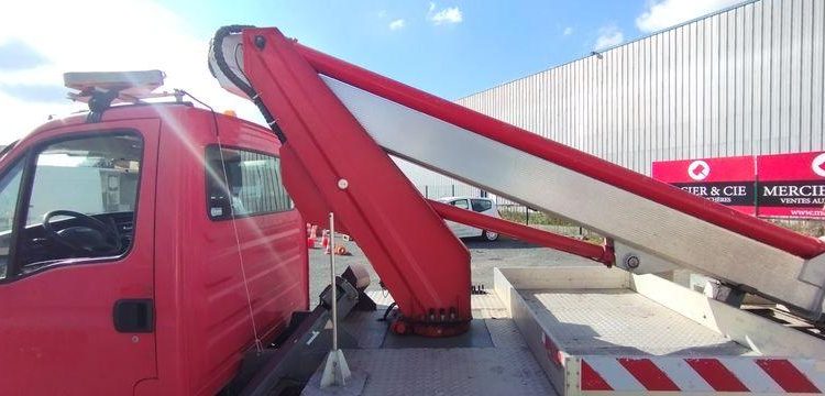 IVECO 35S11 AVEC NACELLE MULTITEL MT202DS 20M  CW-436-FK