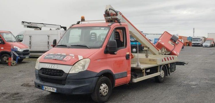 IVECO 35S11 AVEC NACELLE MULTITEL 160ALUDS  CW-511-FK