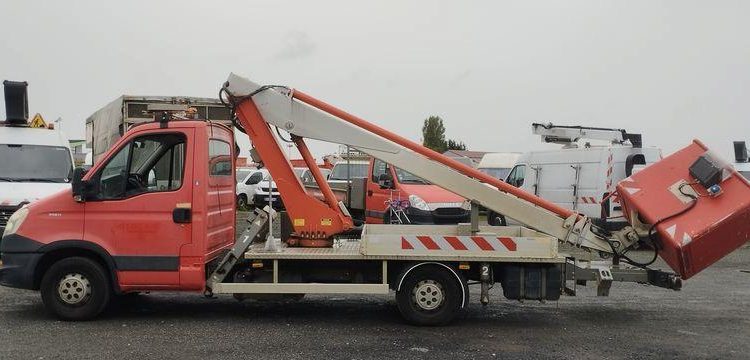 IVECO 35S11 AVEC NACELLE MULTITEL 160ALUDS  CW-511-FK