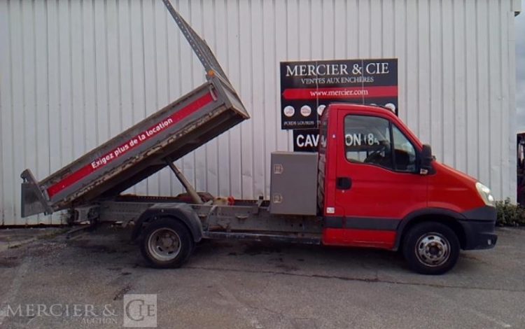 IVECO 35C13 BENNE SIMPLE CABINE COFFRE  CW-609-WR