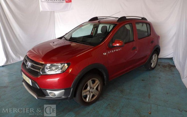 DACIA SANDERO STEPWAY 0,9 TCE 90CH PRESTIGE ROUGE DB-205-RZ