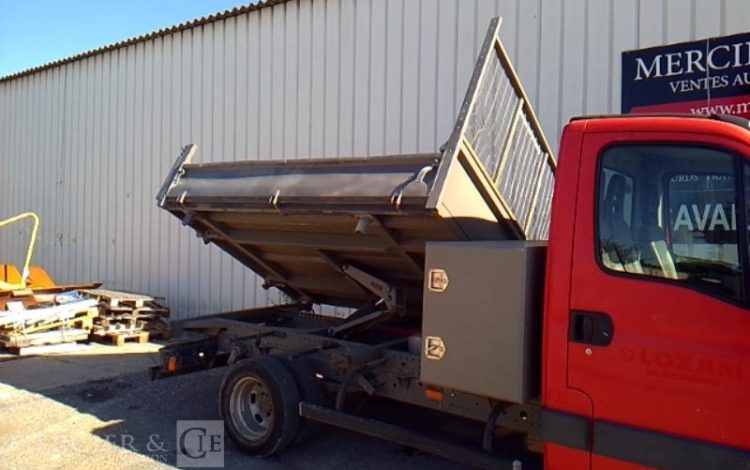 IVECO 35C BENNE SIMPLE CABINE COFFRE  DE-528-AK