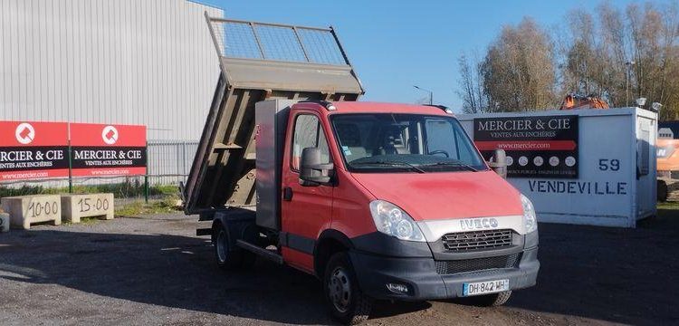 IVECO 35C13 BENNE SIMPLE CABINE COFFRE  DH-842-WH