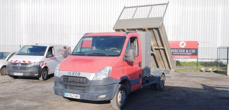 IVECO 35C13 BENNE SIMPLE CABINE COFFRE  DH-842-WH