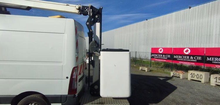 RENAULT MASTER AVEC NACELLE VERSALIFT ET38NF 14 A 16M  NON ROULANT  DN-484-JP