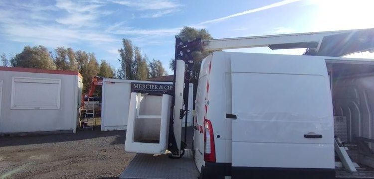 RENAULT MASTER AVEC NACELLE VERSALIFT ET38NF 14 A 16M  NON ROULANT  DN-484-JP