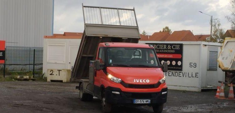 IVECO DAILY 35C13 BENNE SIMPLE CABINE COFFRE NON ROULANT  DY-574-WM