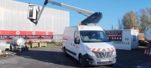 RENAULT MASTER AVEC NACELLE KLUBB K26  EC-616-WD