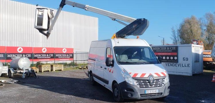 RENAULT MASTER AVEC NACELLE KLUBB K26  EC-616-WD