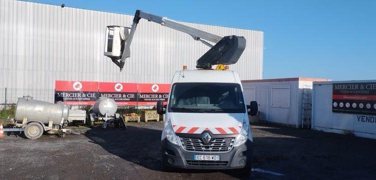 RENAULT MASTER AVEC NACELLE KLUBB K26  EC-616-WD