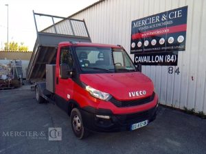 IVECO 35-130 BENNE SIMPLE CABINE COFFRE ROUGE EG-612-QK