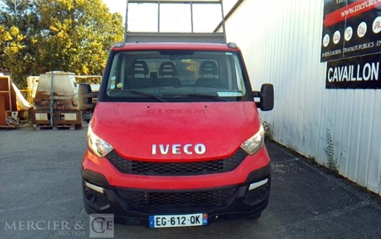 IVECO 35-130 BENNE SIMPLE CABINE COFFRE ROUGE EG-612-QK