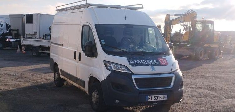 PEUGEOT PEUGEOT BOXER FOURGON – DIESEL – 128603 KMS – ANNEE 2018 BLANC ET-531-JP