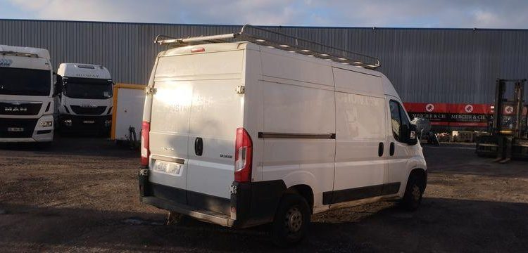 PEUGEOT PEUGEOT BOXER FOURGON – DIESEL – 128603 KMS – ANNEE 2018 BLANC ET-531-JP