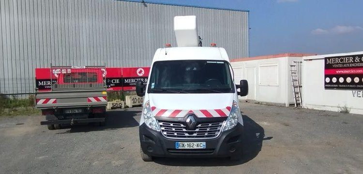 RENAULT MASTER NACELLE FRANCE ELEVTEUR 152 TPF – 14M-M – DIESEL – 2263 H – 157069 K BLANC EX-162-XC