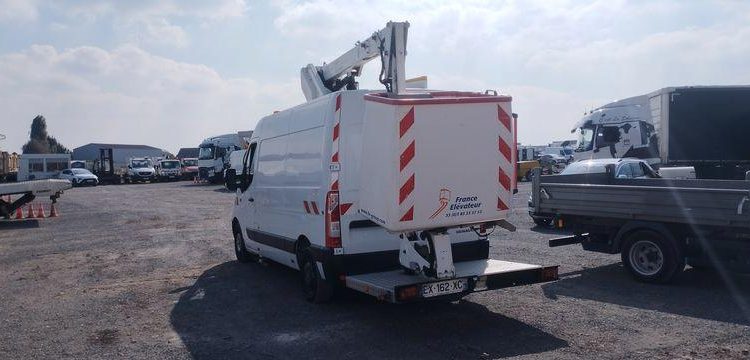 RENAULT MASTER NACELLE FRANCE ELEVTEUR 152 TPF – 14M-M – DIESEL – 2263 H – 157069 K BLANC EX-162-XC