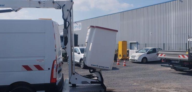 RENAULT MASTER NACELLE FRANCE ELEVTEUR 152 TPF – 14M-M – DIESEL – 2263 H – 157069 K BLANC EX-162-XC