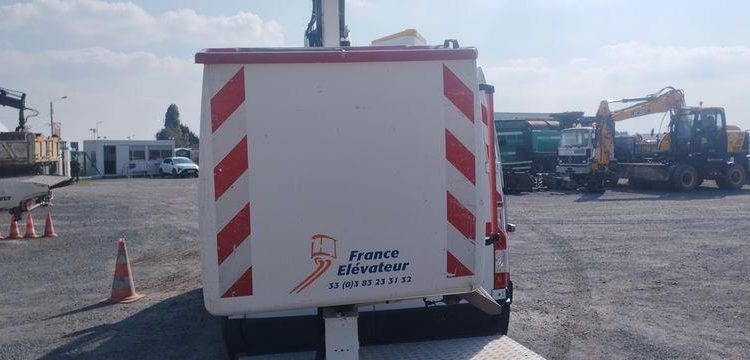 RENAULT MASTER NACELLE FRANCE ELEVTEUR 152 TPF – 14M-M – DIESEL – 2263 H – 157069 K BLANC EX-162-XC