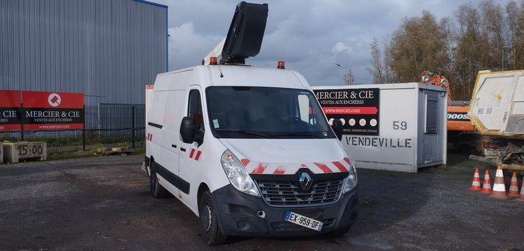 RENAULT MASTER AVEC NACELLE KLUBB K32 12 A 14M  EX-959-DF