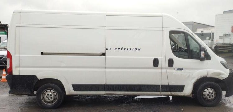 PEUGEOT BOXER FG 333 BLUEHDI 130 BVM6 L2H2 BOIS 11M3  FC-113-FD