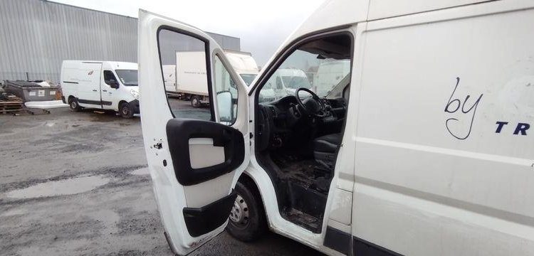 PEUGEOT BOXER FG 333 BLUEHDI 130 BVM6 L2H2 BOIS 11M3  FC-113-FD