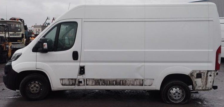 PEUGEOT BOXER FG 333 BLUEHDI 130 BVM6 L2H2 BOIS 11M3  FC-688-GR