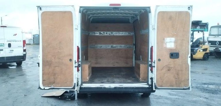 PEUGEOT BOXER FG 333 BLUEHDI 130 BVM6 L2H2 BOIS 11M3  FC-688-GR