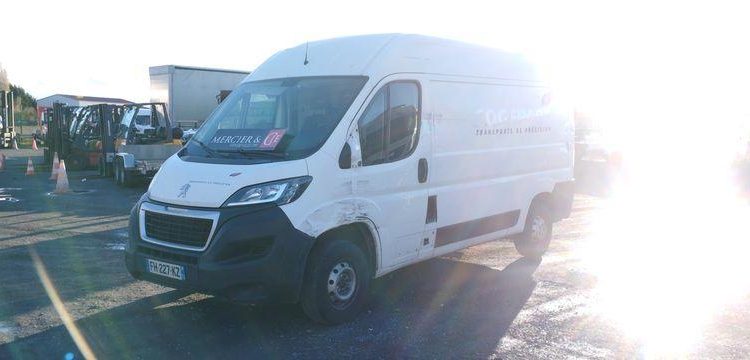 PEUGEOT BOXER PREMIUM 335 BLUHDI 130 BVM6 L1H1 BOIS 4R 11M3  FH-227-KZ