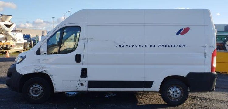 PEUGEOT BOXER PREMIUM 335 BLUHDI 130 BVM6 L1H1 BOIS 4R 11M3  FH-227-KZ