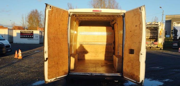 PEUGEOT BOXER PREMIUM 335 BLUHDI 130 BVM6 L1H1 BOIS 4R 11M3  FH-227-KZ