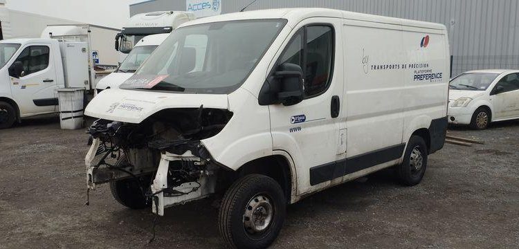 PEUGEOT BOXER L1H1 PREMIUM BLUEHDI 333 130 BVM6 BOIS  FH-811-ZY