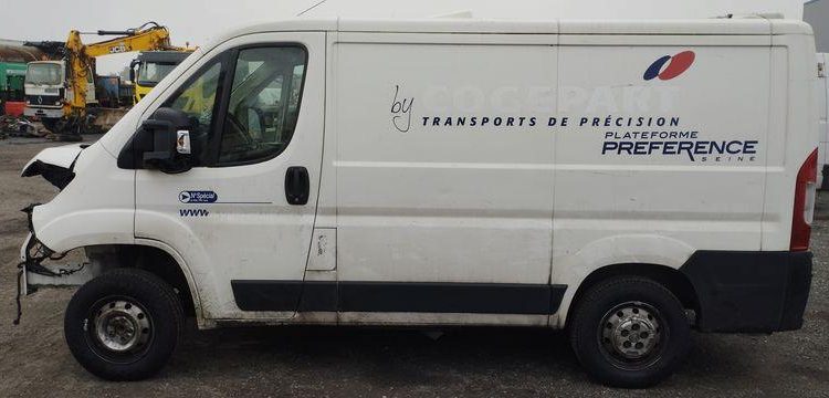 PEUGEOT BOXER L1H1 PREMIUM BLUEHDI 333 130 BVM6 BOIS  FH-811-ZY