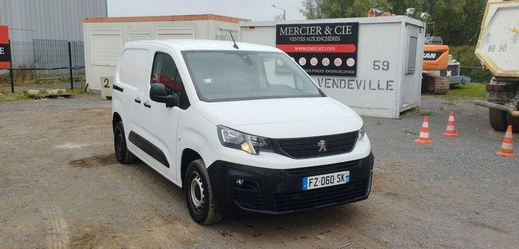 PEUGEOT PARTNER 3 – 1,5 BLUE HDI – 16V TURBO – 102 CH – DIESEL – 80998 KMS – ANNEE 2021 BLANC FZ-060-SK