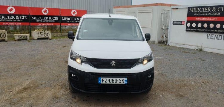 PEUGEOT PARTNER 3 – 1,5 BLUE HDI – 16V TURBO – 102 CH – DIESEL – 80998 KMS – ANNEE 2021 BLANC FZ-060-SK