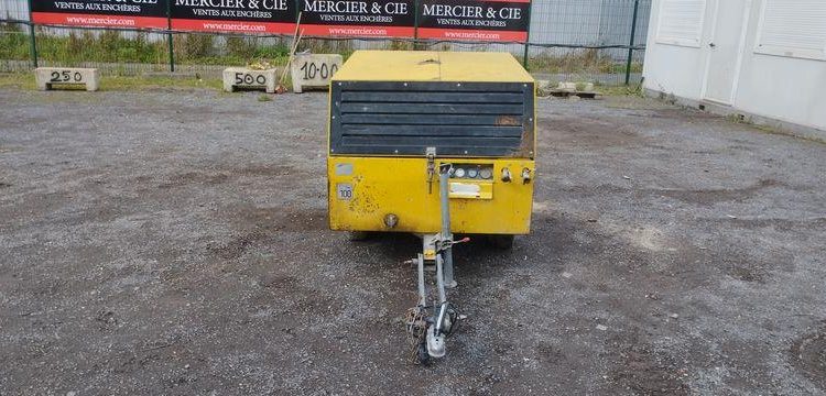 KAESER COMPRESSEUR D AIR TRACTABLE KAESER M 30 – 2354 HEURES – ANNEE 1991  KACOM30