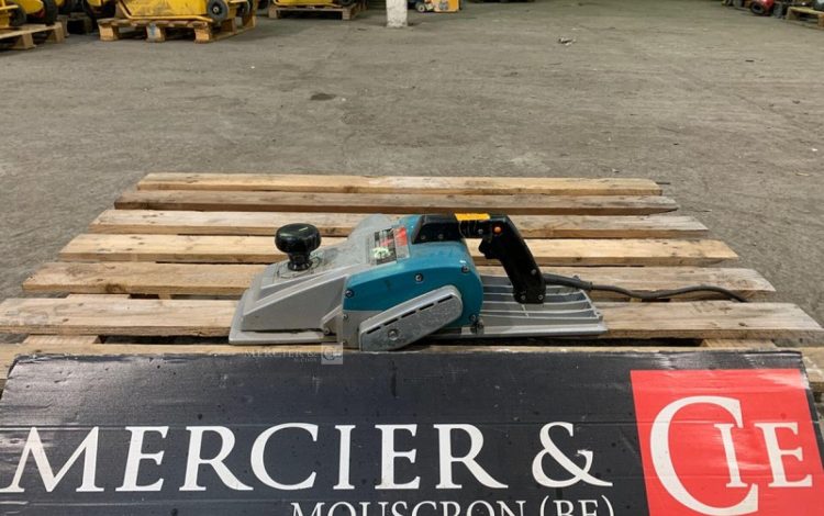 MAKITA 1806B  LOT000142