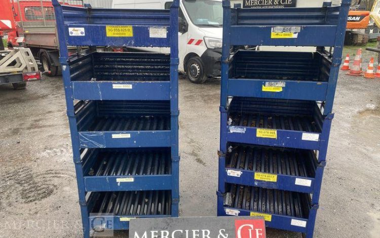 LOT DE 10 CAISSES ACIER 720/675/330MM  1VHT0512