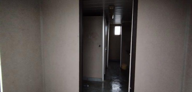 BUNGALOW SANITAIRE PORTE PIGNON  203429