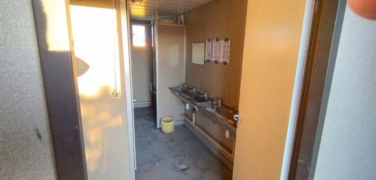 BUNGALOW SANITAIRE PORTE PIGNON  203429