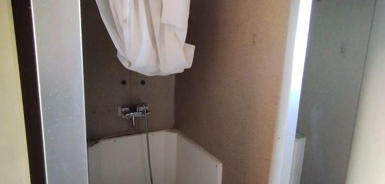 BUNGALOW SANITAIRE PORTE PIGNON  203429