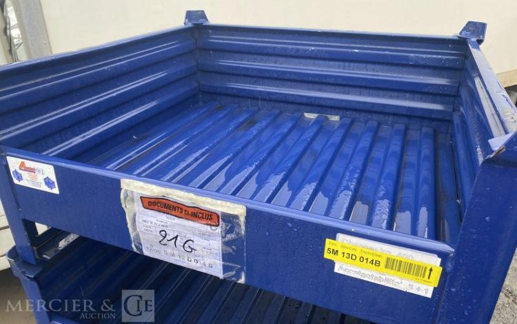 LOT DE 10 CAISSES ACIER 720/675/330MM  3VHT0512