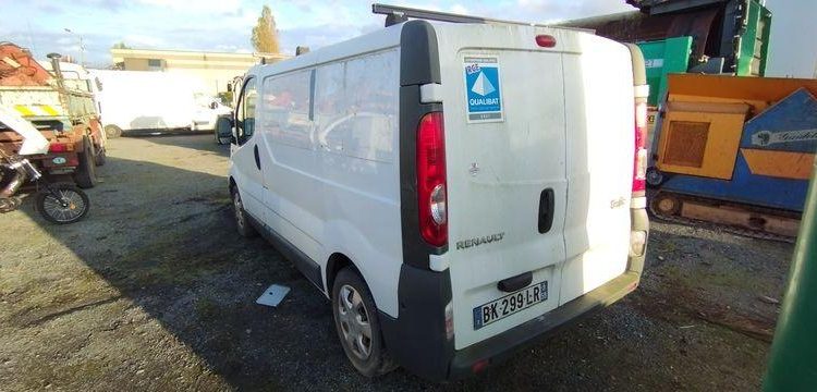 RENAULT TRAFIC FOURGON 2,0 DCI – DIESEL – ANNE 2011 BLANC BK-299-LR