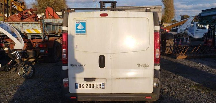 RENAULT TRAFIC FOURGON 2,0 DCI – DIESEL – ANNE 2011 BLANC BK-299-LR