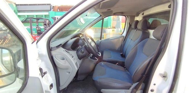 RENAULT TRAFIC FOURGON 2,0 DCI – DIESEL – ANNE 2011 BLANC BK-299-LR