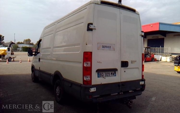 IVECO DAILY IV FOURGON 35S12 116CV BLANC BQ-309-MW