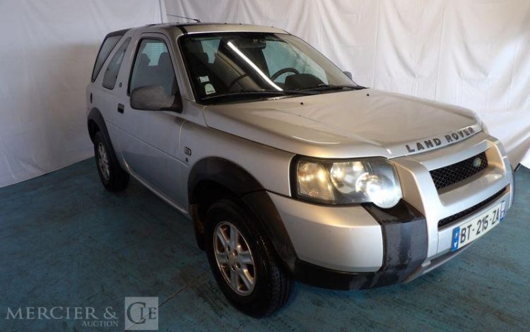 LAND ROVER FREELANDER 2,0 TD4 110CH S 4WD GRIS BT-215-ZA