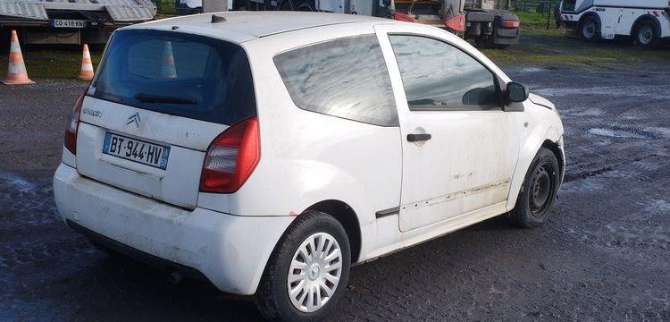 CITROEN C2 1,4 HDI – AN 2007 – NON ROULANT BLANC BT-944-HV