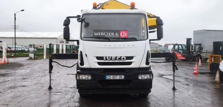 IVECO 18T GRUE  CG-657-ZB