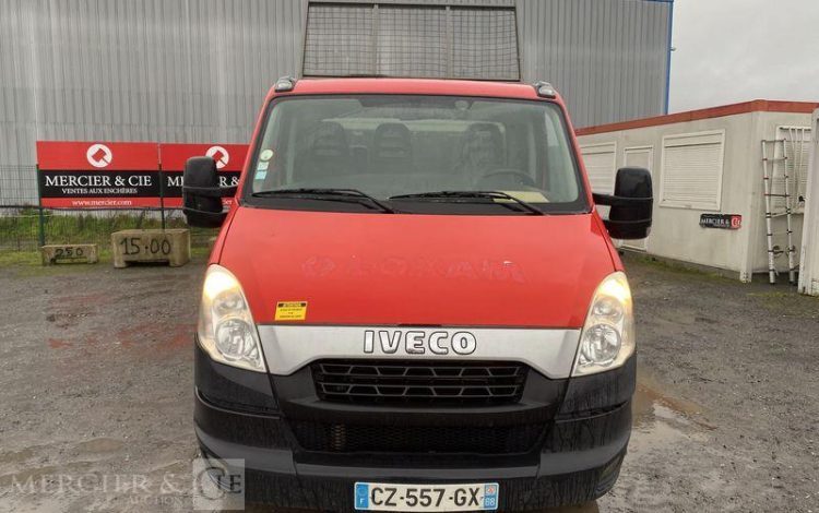 IVECO 35C13 BENNE SIMPLE CABINE COFFRE – NON ROULANT  CZ-557-GX